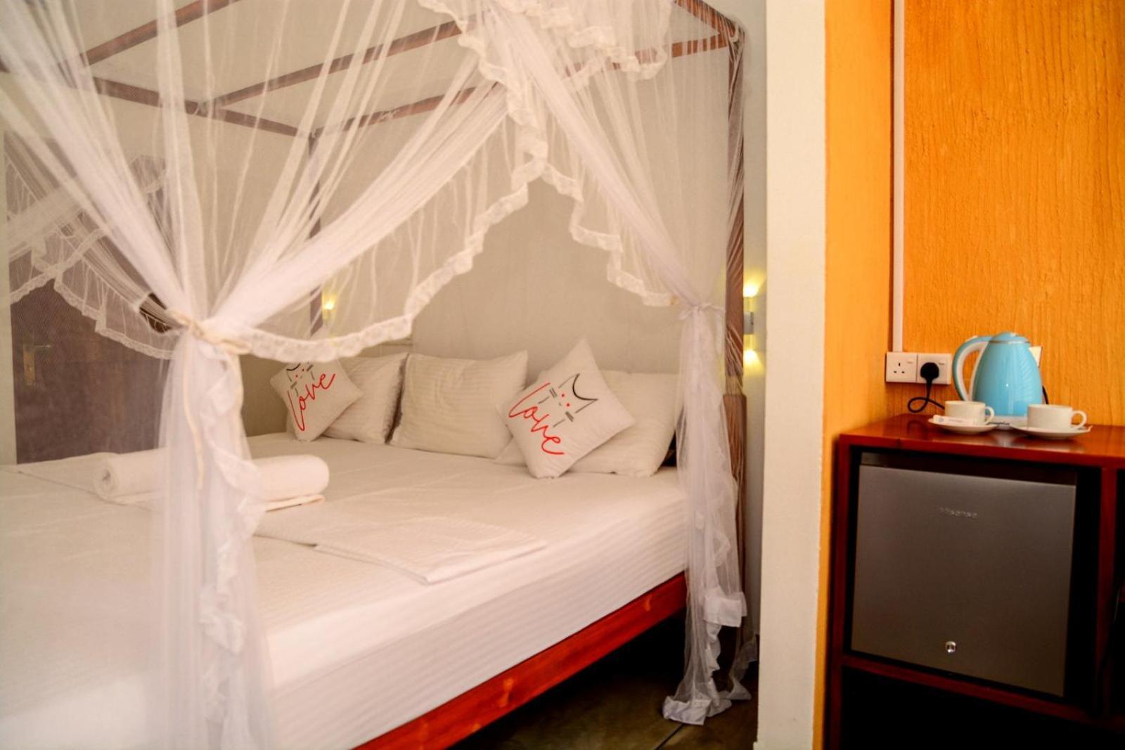 Hotel Coconut Style Restaurant&Milinda Guest Unawatuna Exterior foto