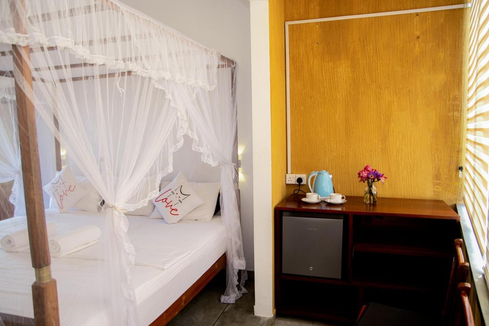 Hotel Coconut Style Restaurant&Milinda Guest Unawatuna Exterior foto