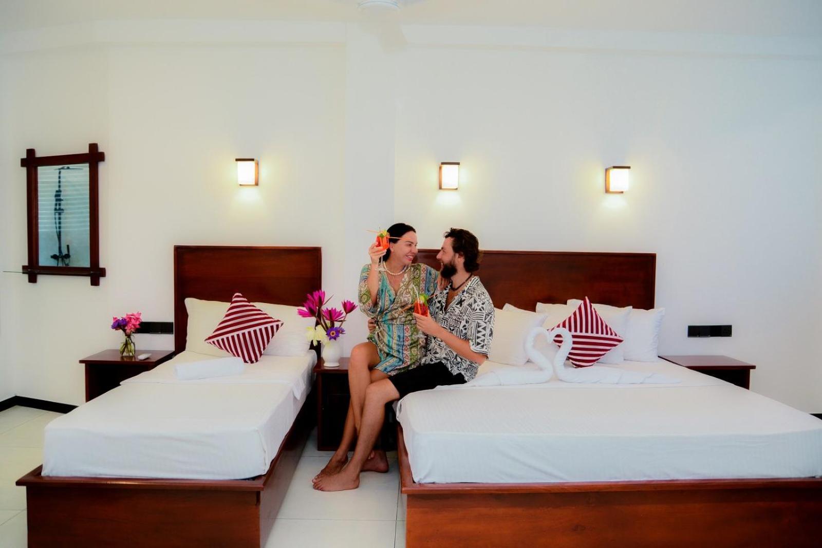 Hotel Coconut Style Restaurant&Milinda Guest Unawatuna Exterior foto