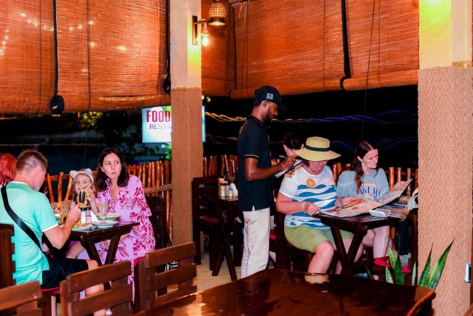Hotel Coconut Style Restaurant&Milinda Guest Unawatuna Exterior foto